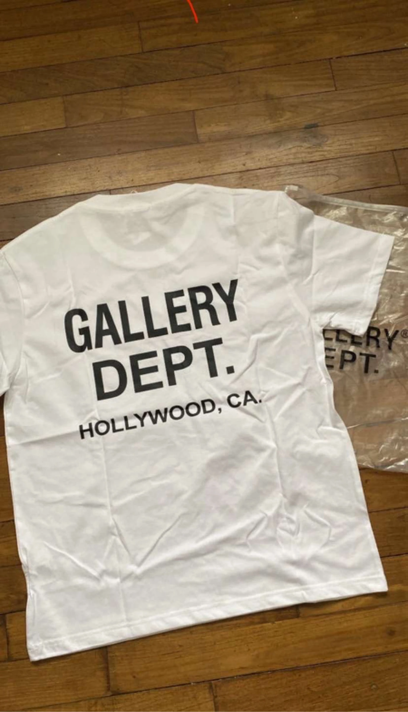 T-shirt Gallery Dept nova – photo 3